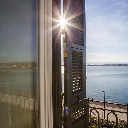 Dimora Di Ulisse Sea View * 시라쿠사